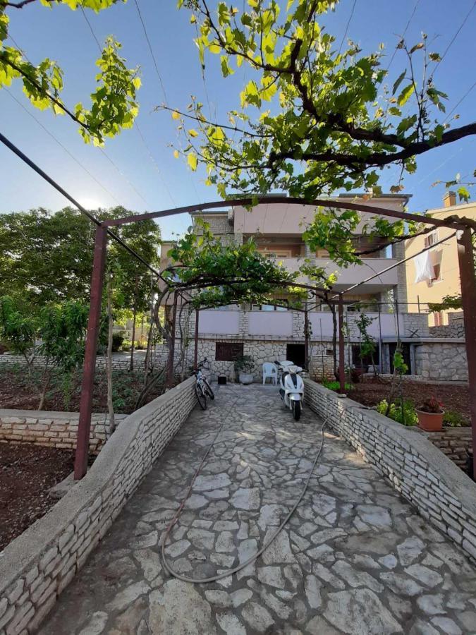 Apartments Izabela Muzic-Fornaric Cres Kültér fotó