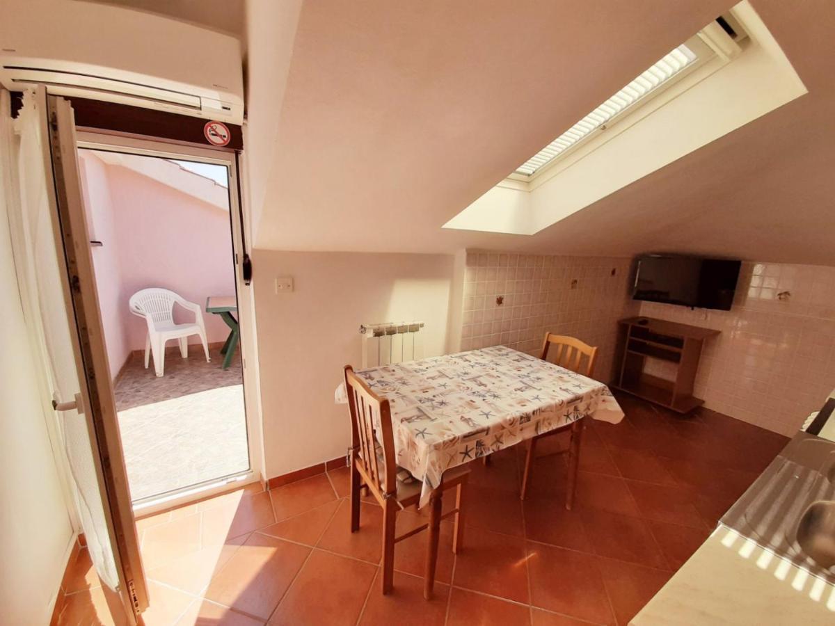 Apartments Izabela Muzic-Fornaric Cres Kültér fotó