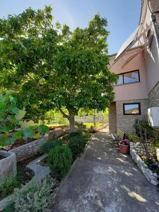 Apartments Izabela Muzic-Fornaric Cres Kültér fotó